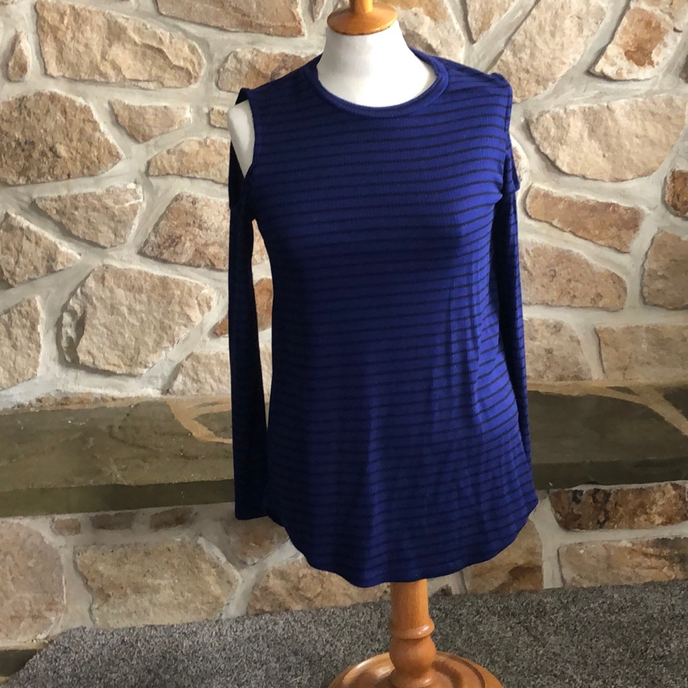 Cold shoulder striped top